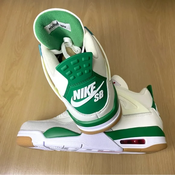 Women's Sneakers -Jordan 4 Retro SB ‘Pine Green’ - Picture 7 of 8